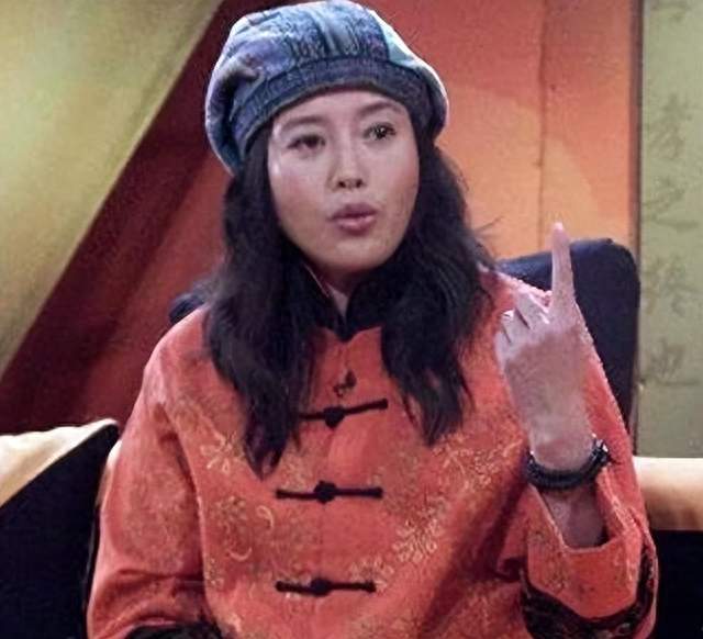 管不住下半身，两段婚姻一地鸡毛？66岁丁嘉丽身上谣言也太荒唐了