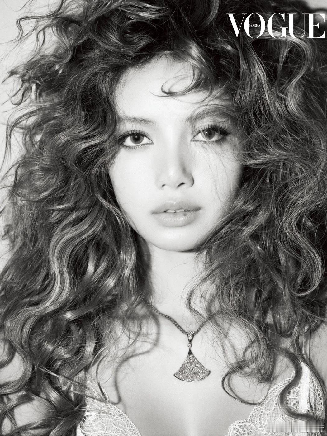 早就说过霞霞的脸美得无可挑剔 