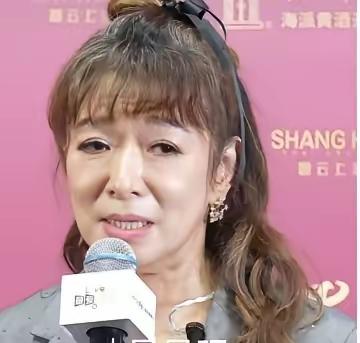 这是中国台湾歌手，超经典的《最浪漫的事》她的经典作品，你认出她是谁了吗？