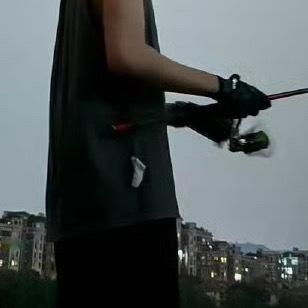 我家小猪然衣服是不是穿反了、标签都还露在外面🤣 