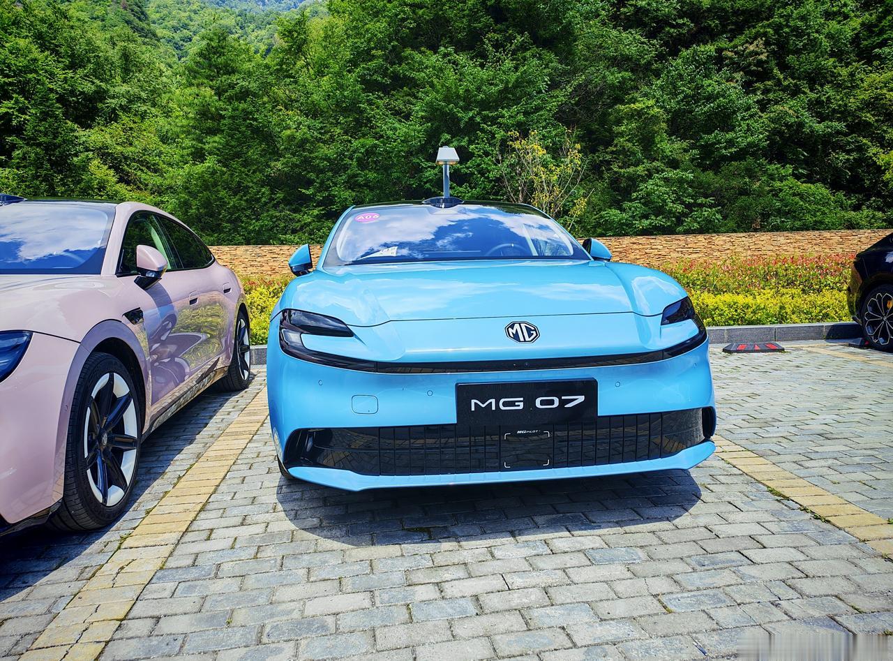 就图四这一条路，是真！有点意思大v聊车 ​​​
