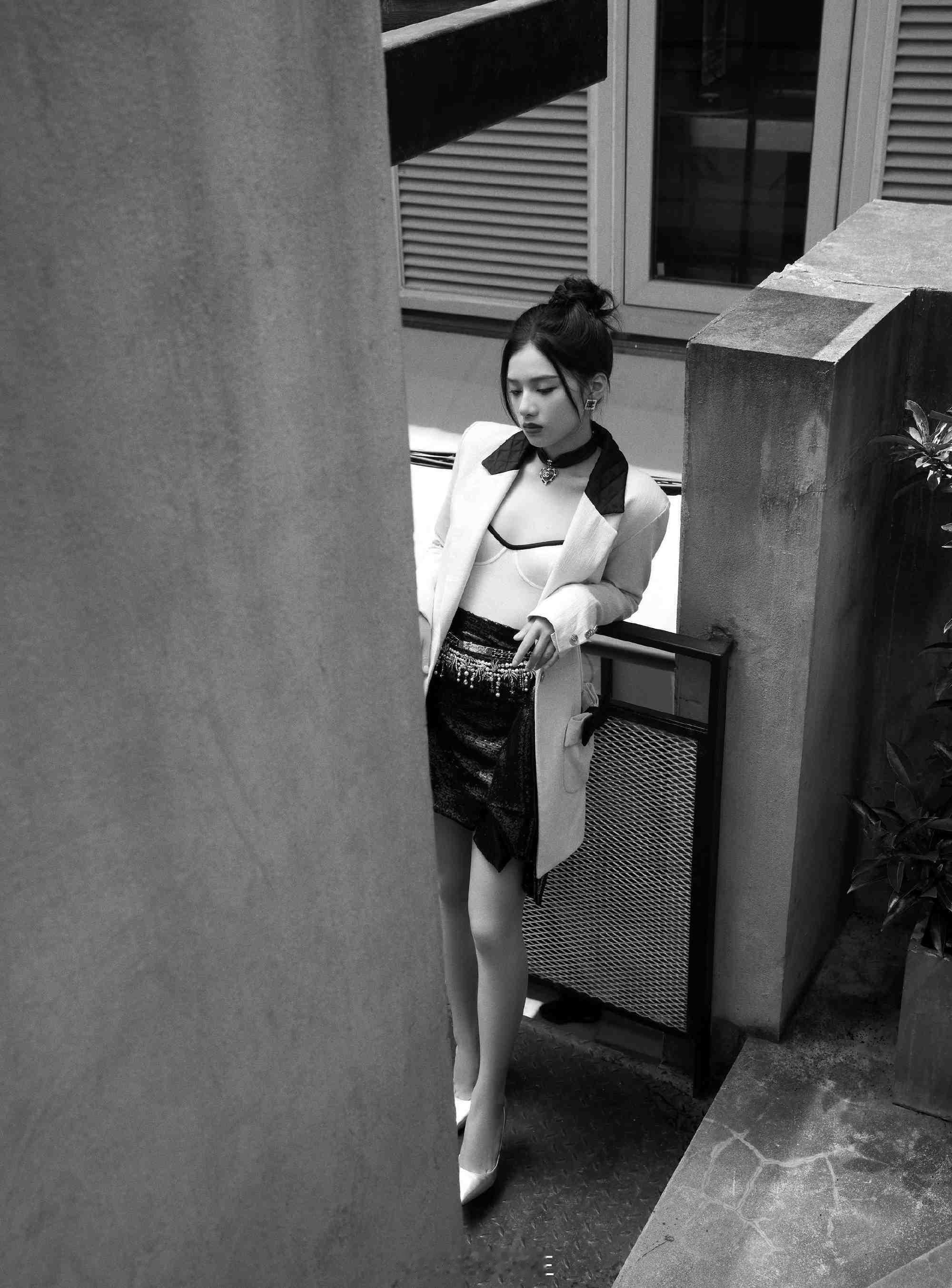 张婧仪 