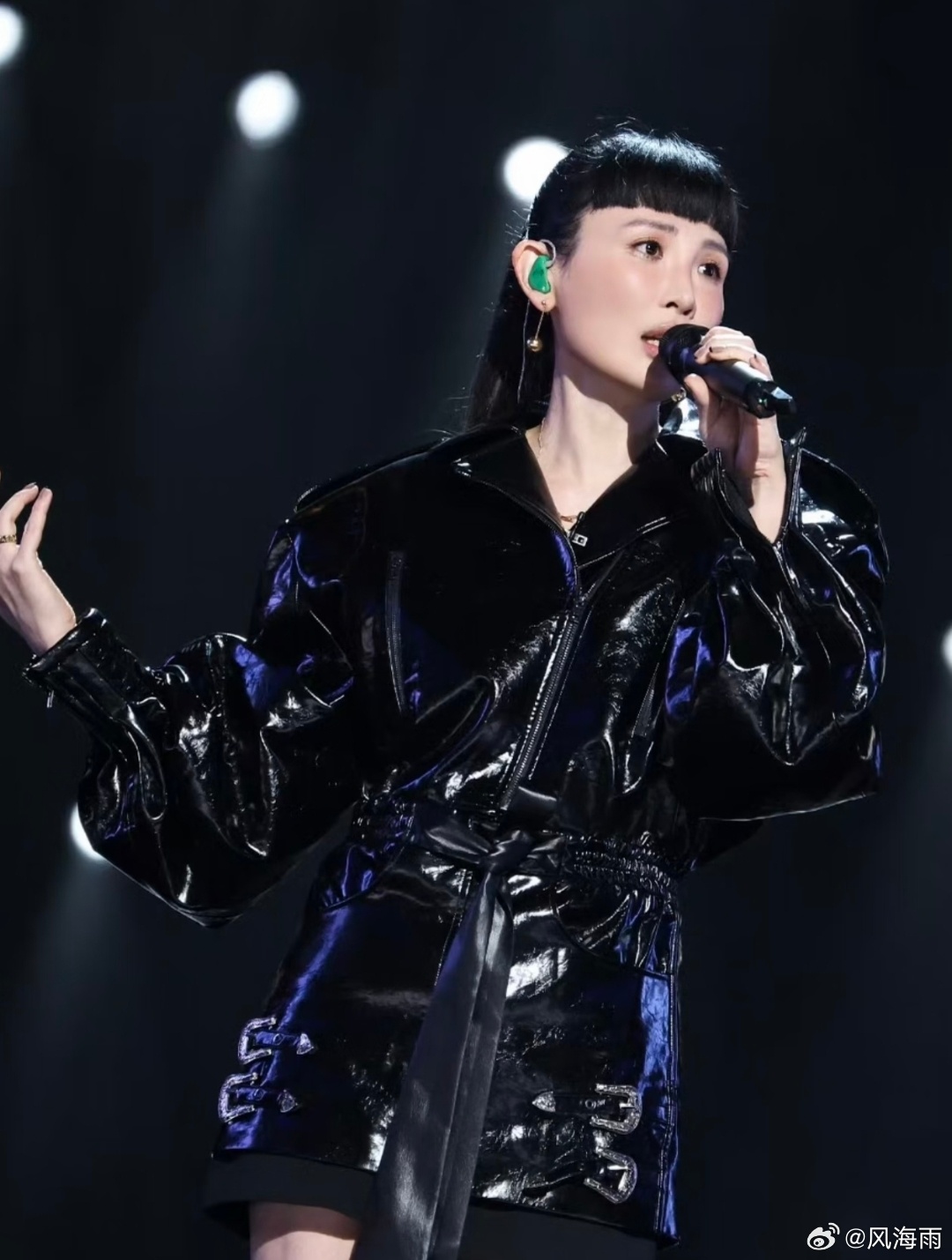 歌手你欠我的魏如萱拿什么还魏如萱用独特声线重新解构《光之翼》。近乎清唱的开场让每