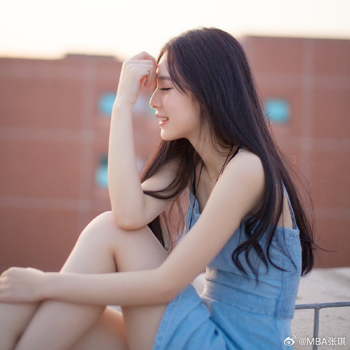 你刚才在干嘛？现在在干嘛？等会儿准备干嘛？都是我想你时候的心事。生活手记