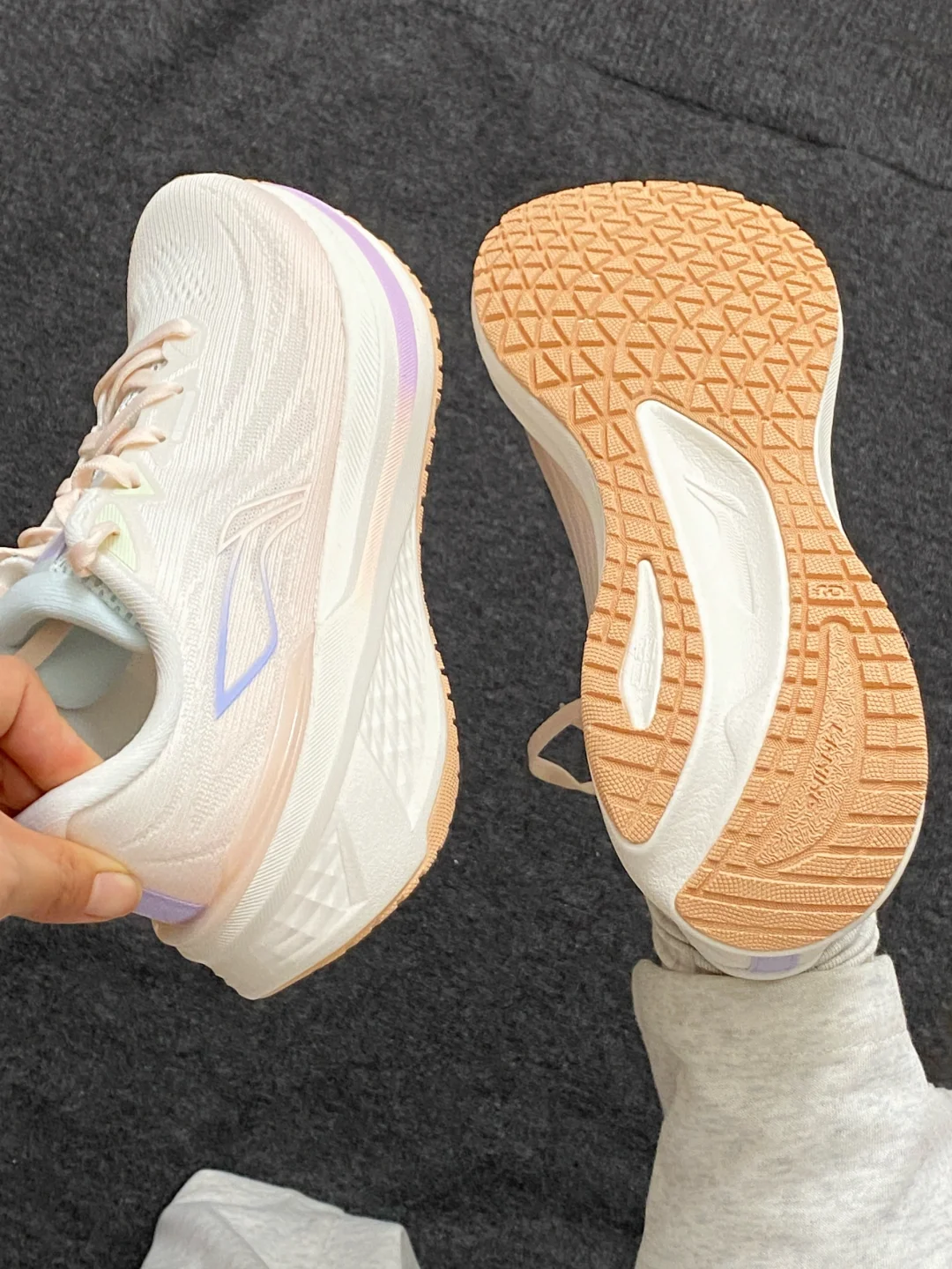 李宁居然开始发力了👊！吾适蜜桃粉超好看～