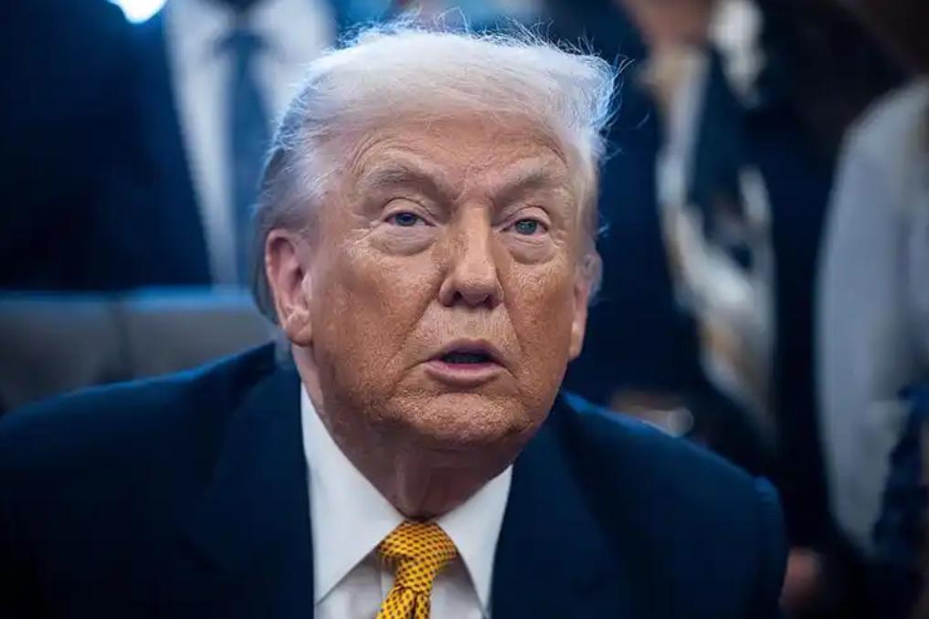 特朗普当众叫板全球：讨厌中国、抹黑中国都随意，但谁也别想绕开中国！

这话戳破了