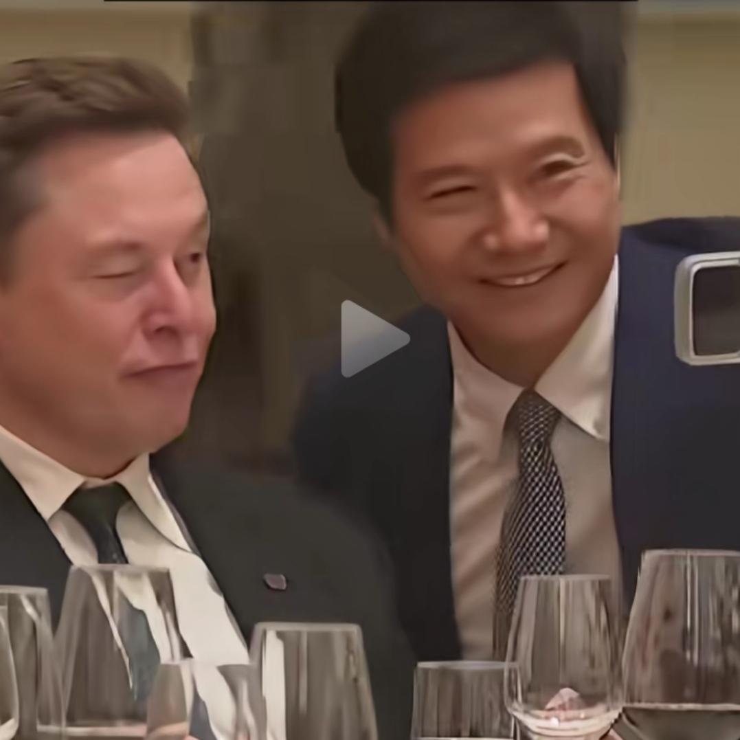 给美国访问团的宴会，安排的很周到，也很特别，中国有很多公司的大佬作陪，还有退休的