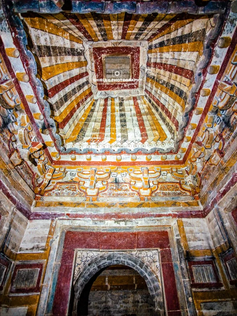 山西下墓，壁书“墓有重开之日，人无再少之颜”