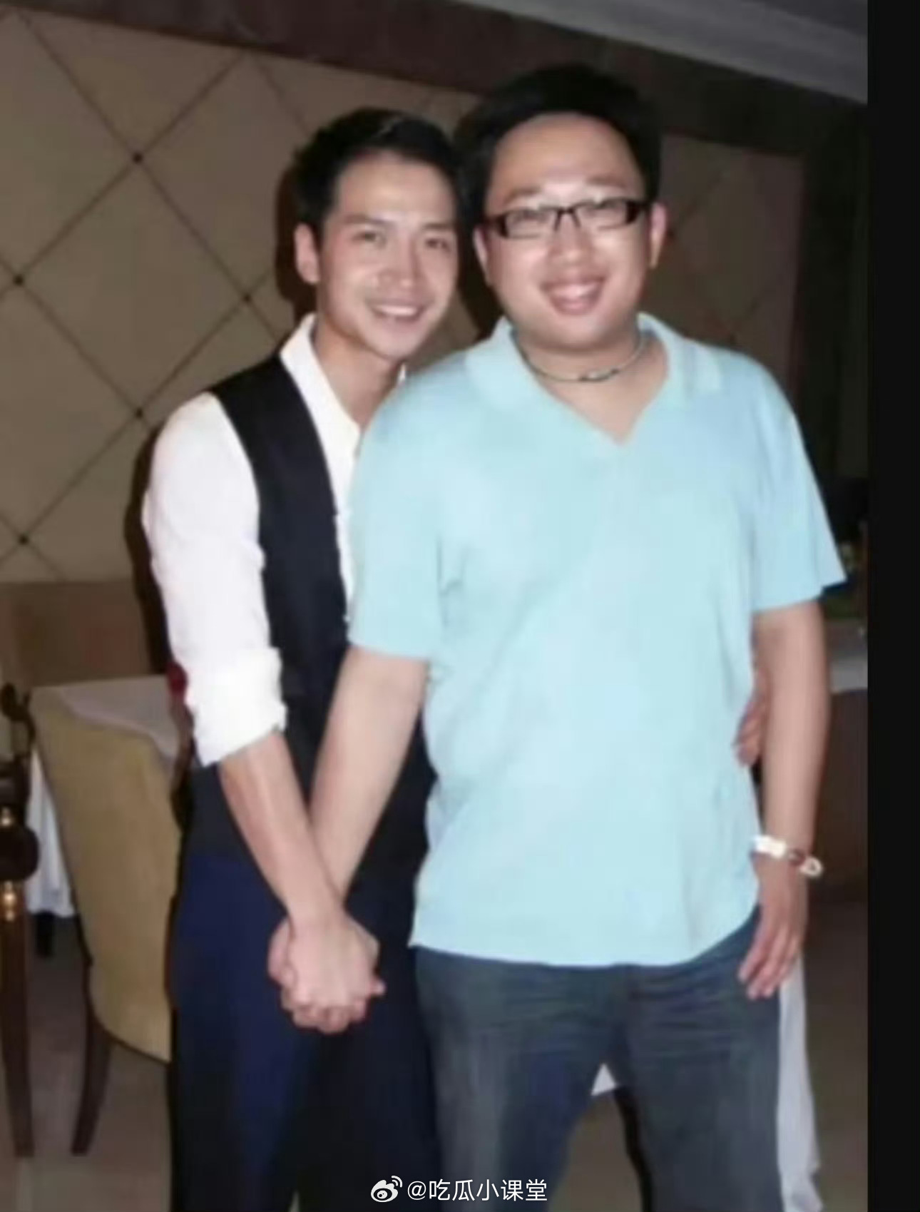 何晟铭因不愿演男主和于正冷战刷到何晟铭和于正这段往事，突然有点感慨。一个想演反派