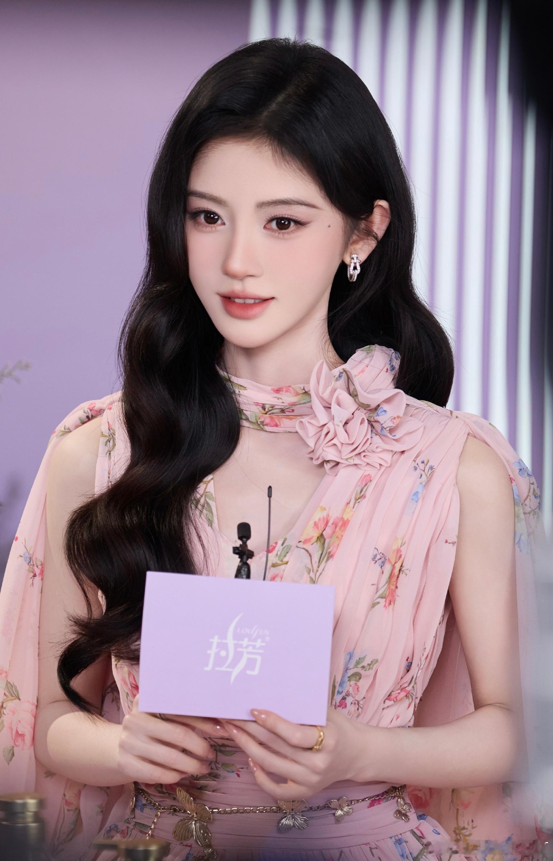 鞠婧祎 jjy 鞠婧祎苏绿夏 “你什么都不用做 站在那里就已经是我的救赎”𝓨?