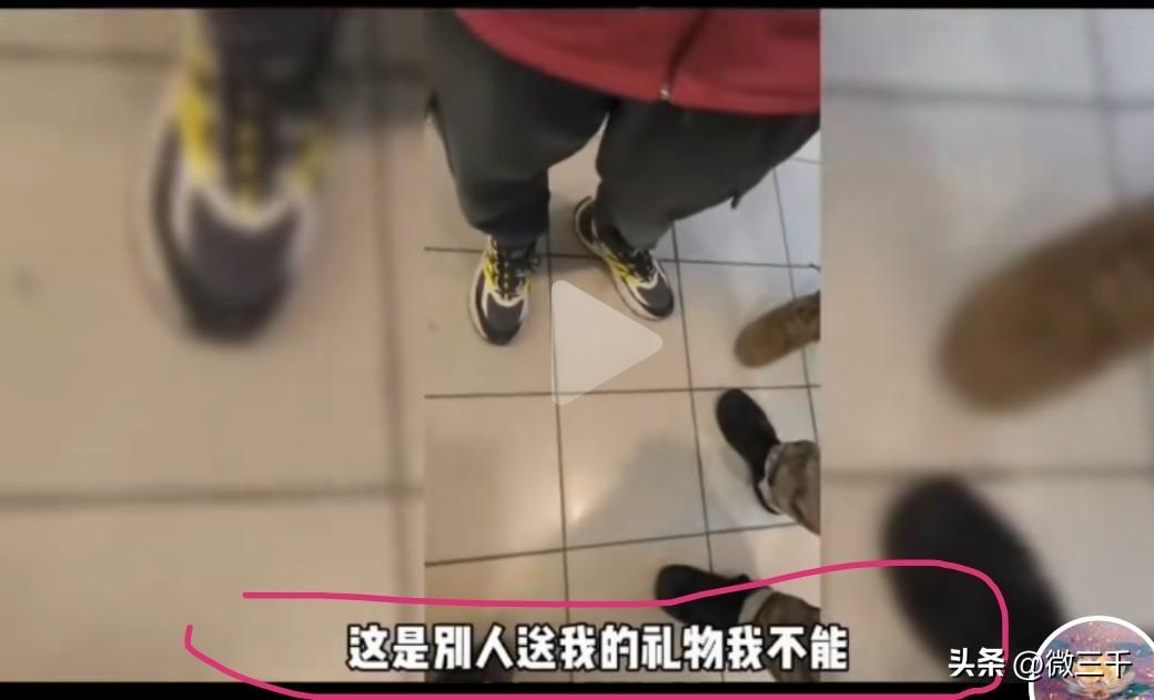 最新陈宇昕长达12分钟的视频，说重点。当他被要求交出旗子时，他坚持不交，因为是朋