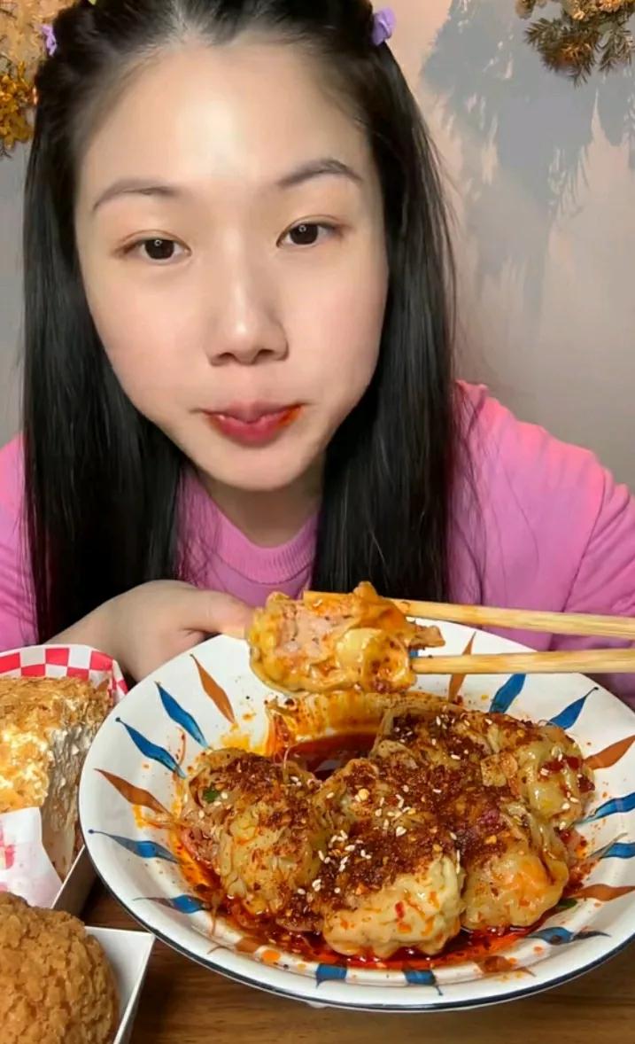 美人笑语香，美食入怀情。#女神永远爱美食# #美娇厨娘# #吃货韵味# #美食佳