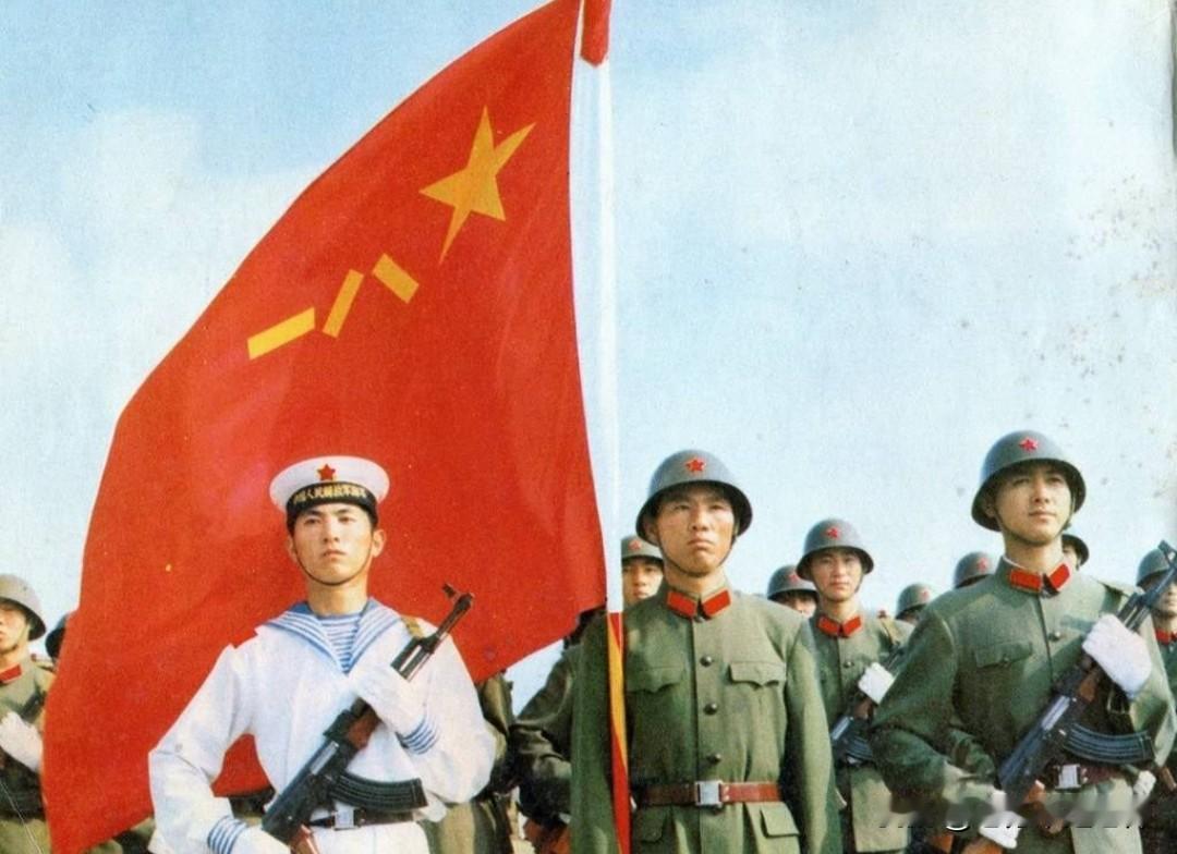 八十年代当兵，经常唱的十首军歌。

无论是饭前一首歌，还是看电影、搞活动（前）等