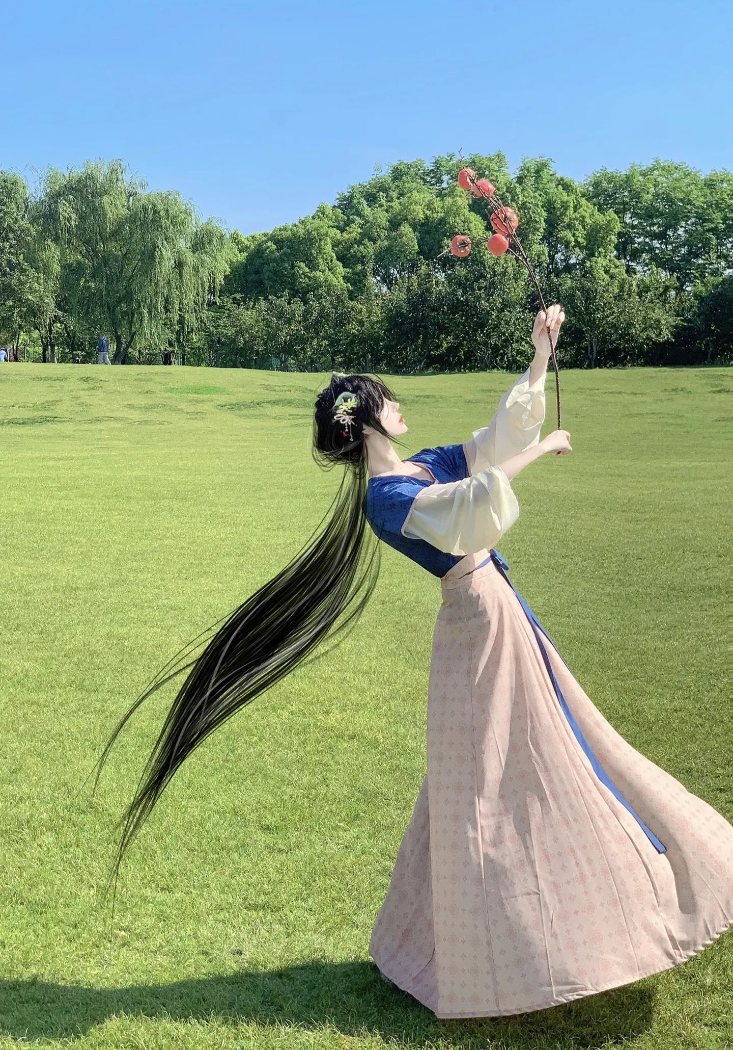 “任君凭栏 我栖春山”