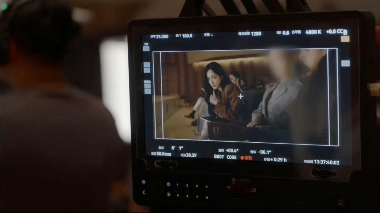 杨幂TVC镜头杨幂拍摄镜头好喜欢幂姐拍摄镜头啊！杨幂[超话] ​ ​​​