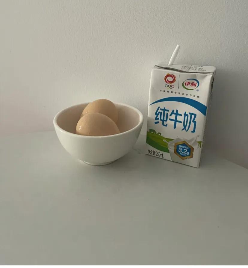 发现人活着根本花不了多少钱一个人上个月全部开销800块
自从极简生活以来，真的有