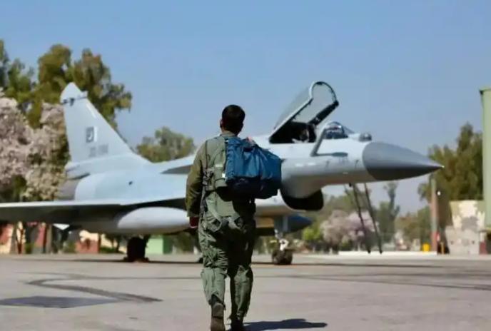 中东这盘棋，早就不是美国说了算！巴沙这波操作，看似是简单的军事互助，实则是中东国