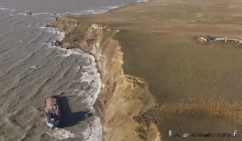 曝大量俄油轮因美制裁滞留海上 曝大量俄油轮因美制裁滞留海上 
美国这制裁玩得越来