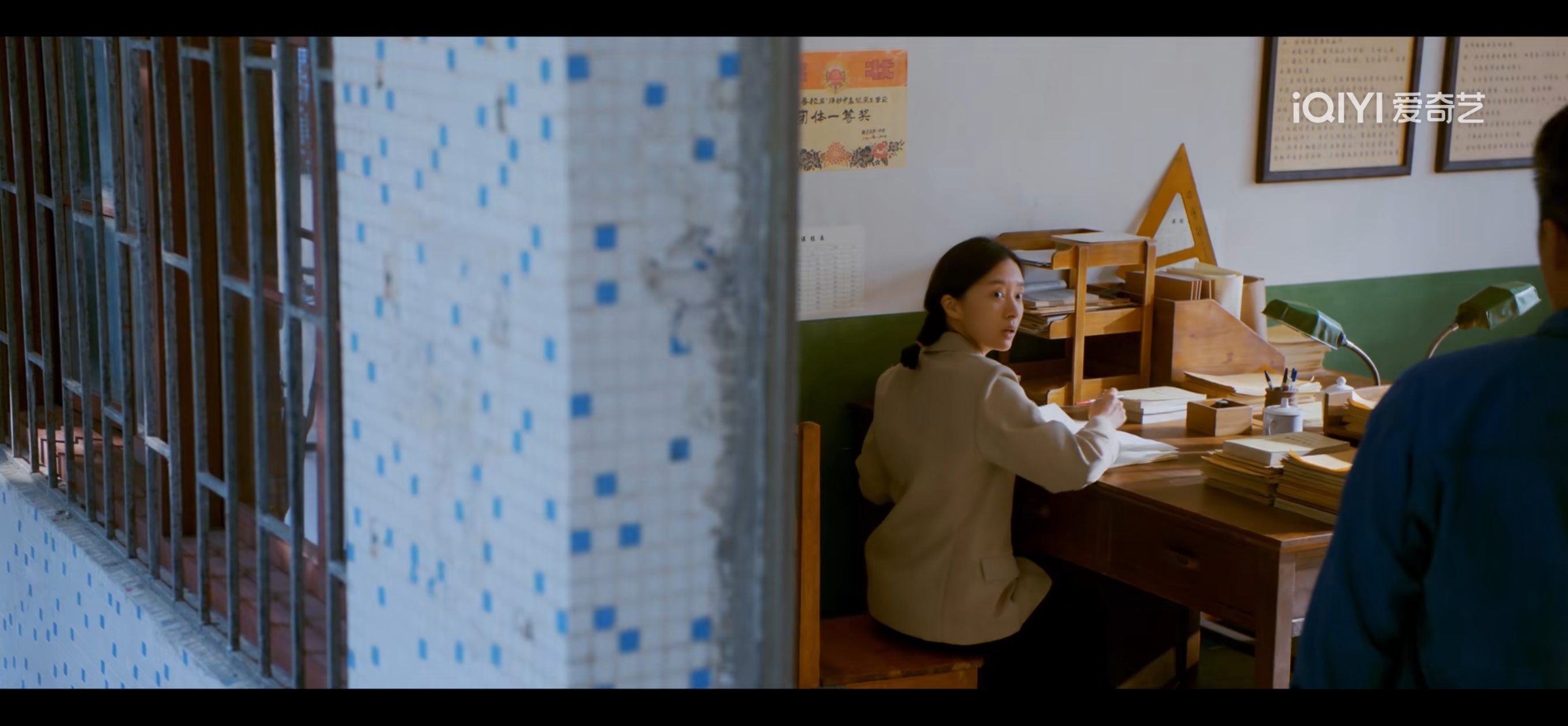 这次测试不会出问题吧？咋改试卷的时候突然被叫走 