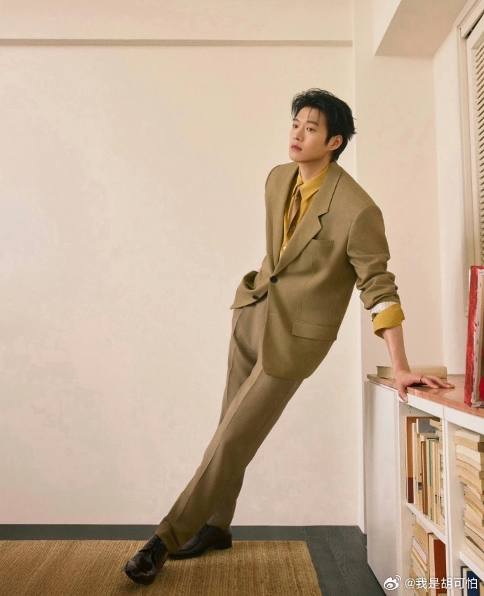 汪苏泷陈哲远同款同色不同赛道，魏大勋同款不同色品牌方是会的，证明了谁穿都帅汪苏泷
