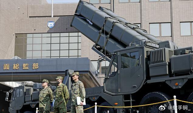 日本防卫省今天在熊本市的陆自“健军驻屯地”展示了“12式陆基反舰导弹性能提升型”