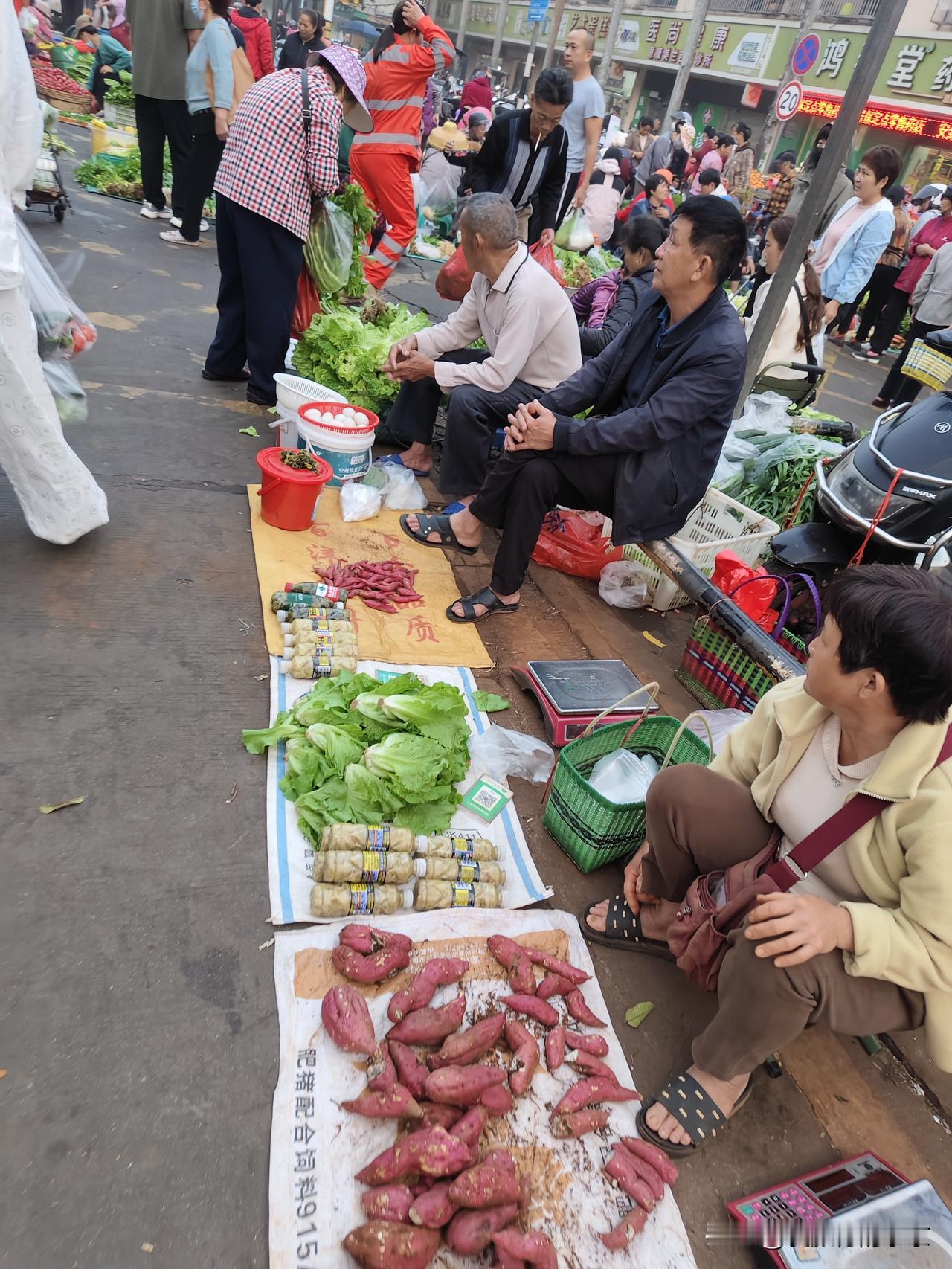 新年生活图鉴新年大集，新年大吉，财源滚滚，四面八方都流向你...吉祥如意[招财进