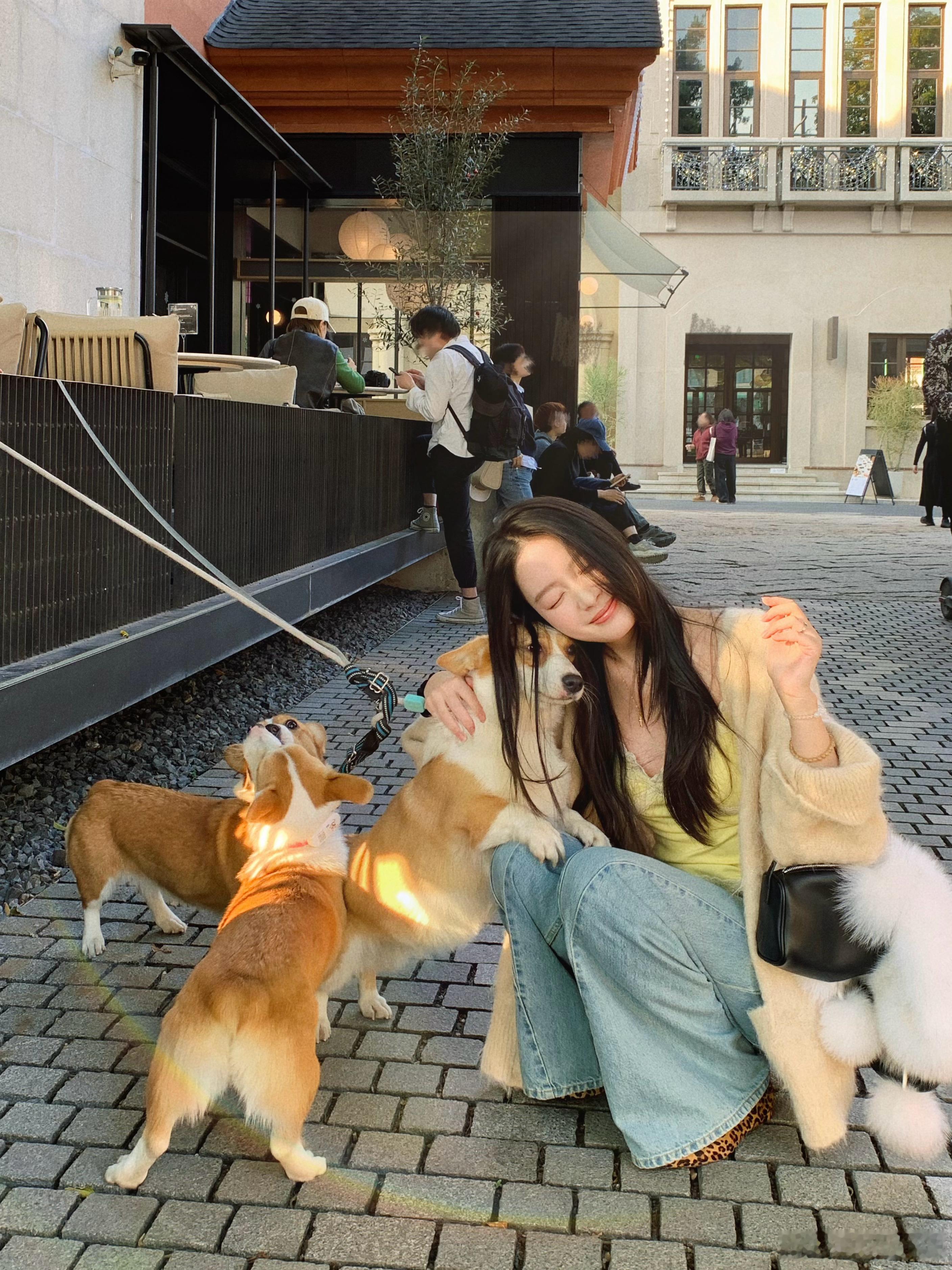 在有阳光的日子里出门走走☀️ 