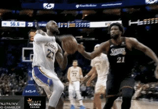 詹姆斯：廉颇老矣能饭否，滑翔劈扣解千忧北京时间12月8日，湖人与76人的比赛进行