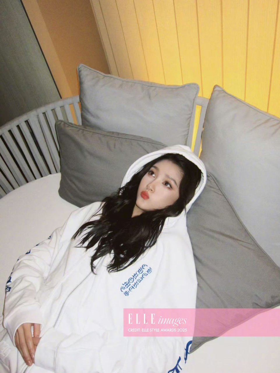 关晓彤ELLE出现关晓彤ELLE出图 关晓彤ELLE出现，期待今天的造型 ​​​