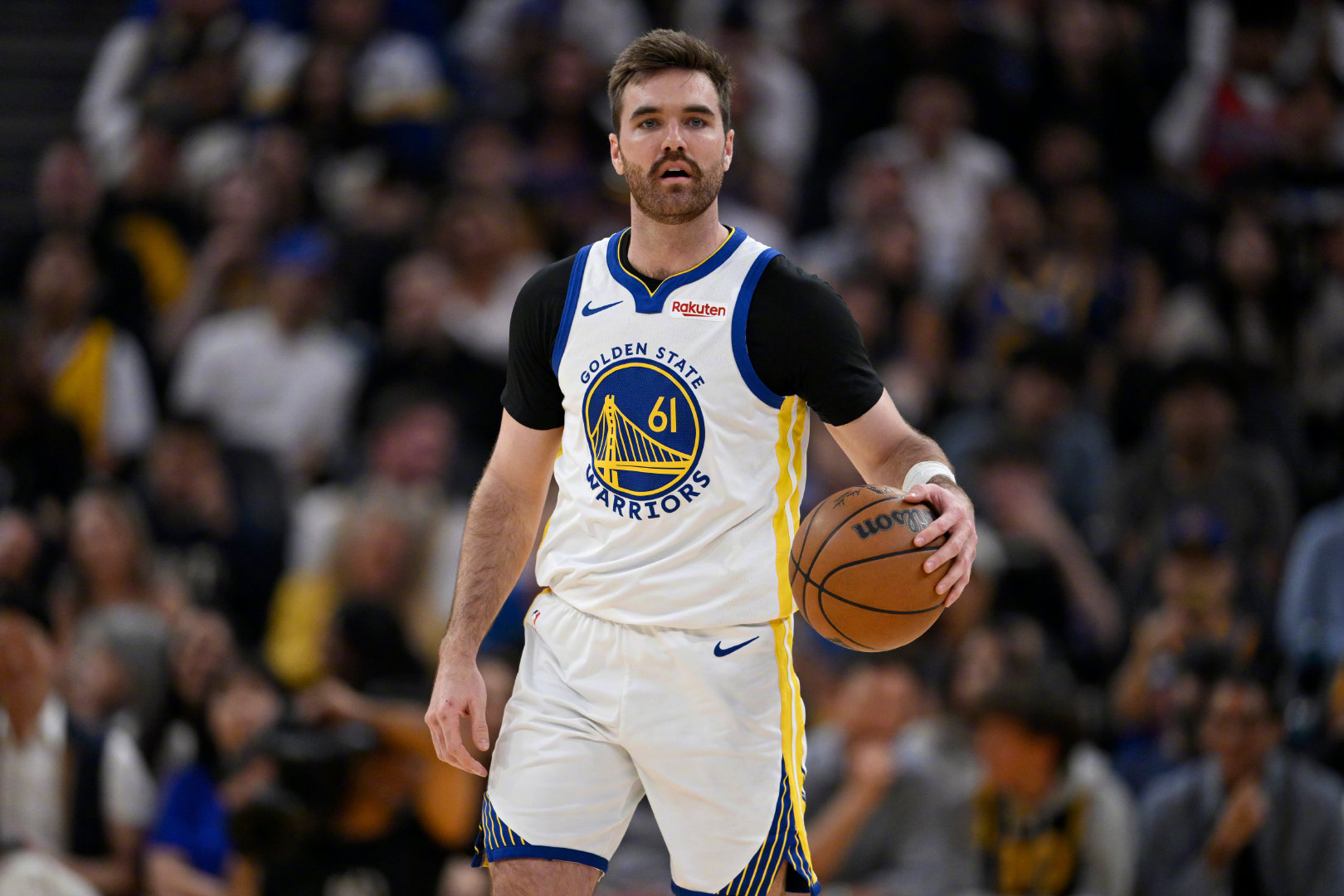 第一节结束，勇士23:28湖人；LJ-克莱尔6分。湖人vs勇士