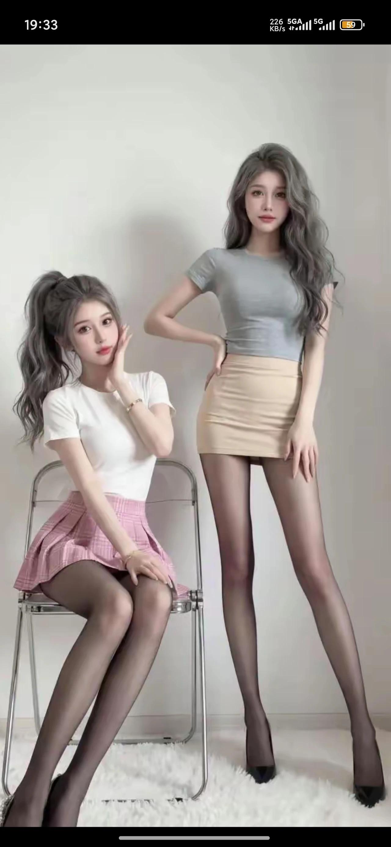 1127、江南春雨
雨下芦苇低，
鲤鱼啄叶起。
蛙声林更寂，
水牛狂朵颐。