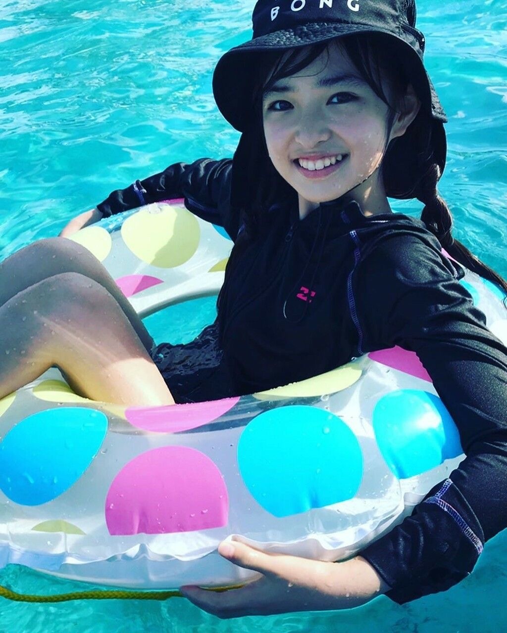 小川彩 