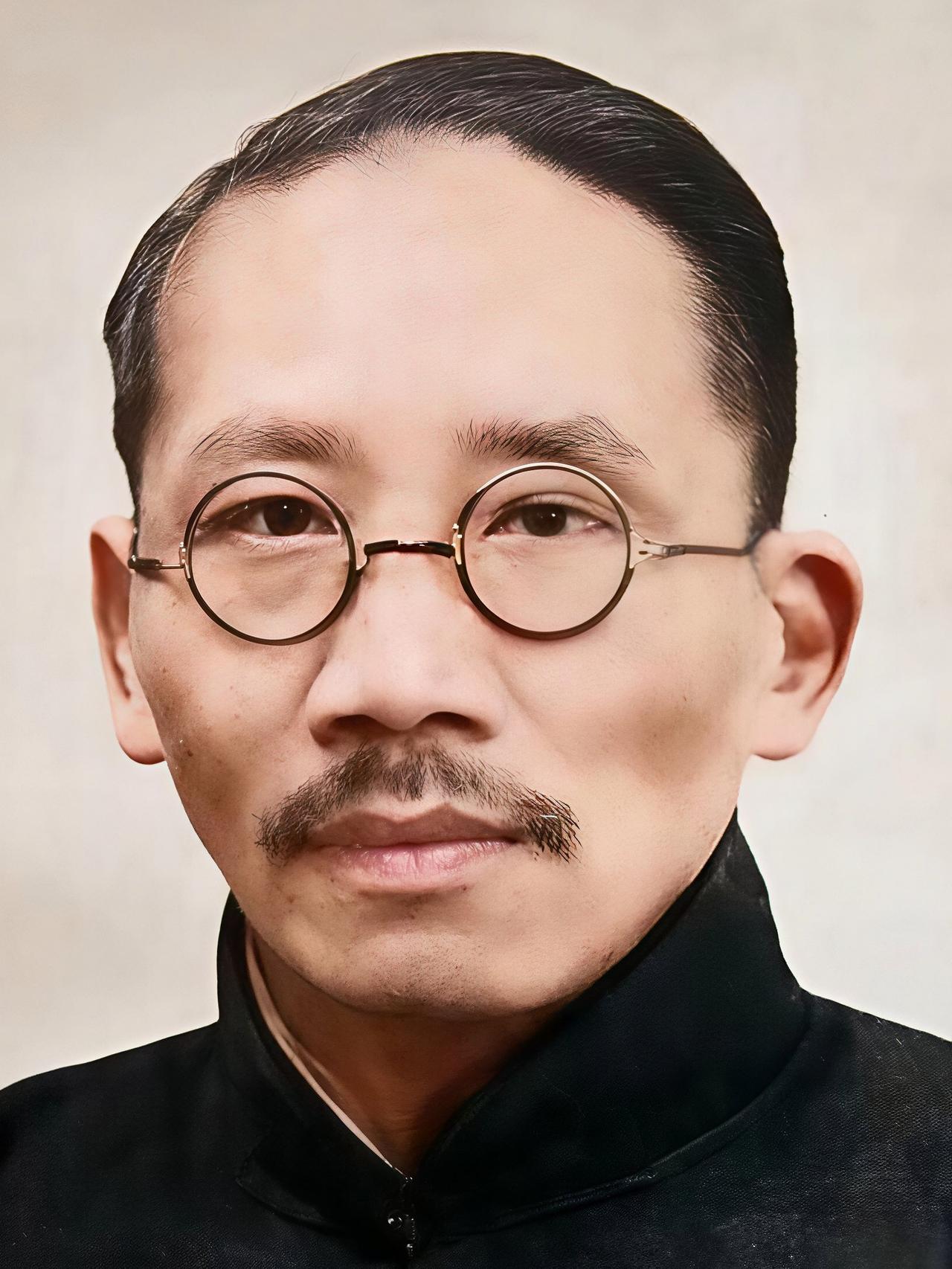 蔡元培名言：思想自由，是学术进步的根本。
简评：没有自由思考的空间，学术就容易停