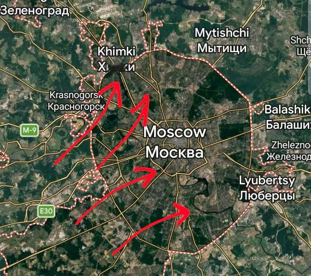 🇺🇦✈️🔥🇷🇺目前，
最新一批约250架乌克兰无人机，
包括喷气动力无