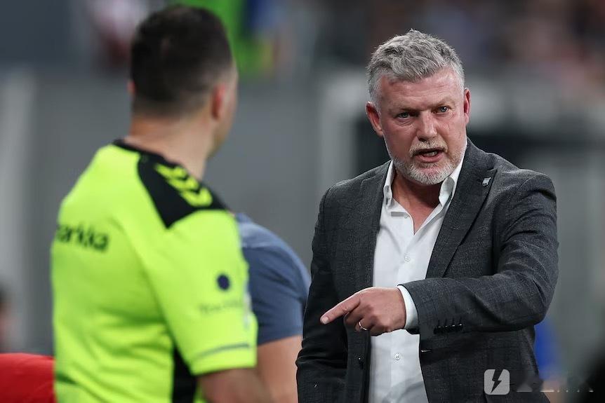 在昨日结束的澳超悉尼德比中，西悉尼流浪者1-0击败悉尼FC，送给对手本赛季第二场