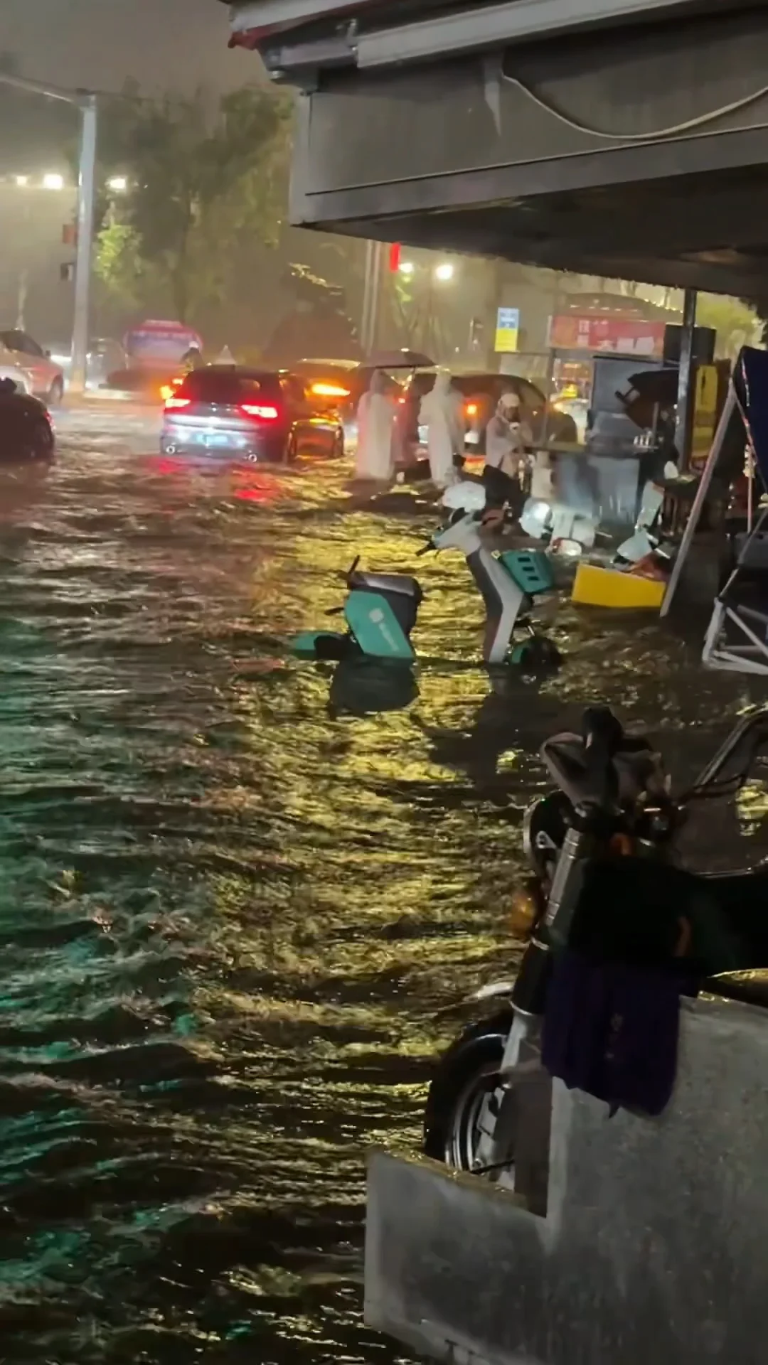 毫不夸张的说大理这次暴雨简直就是山洪啊啊啊啊啊啊！！！