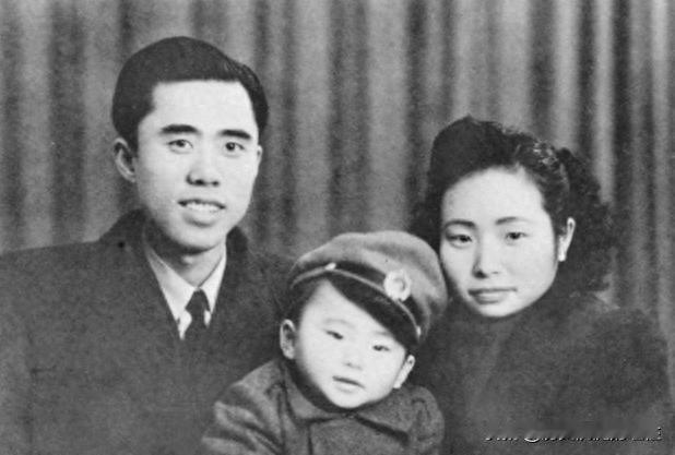 江姐烈士唯一遗孤如今移居美国，坦言年老后只完成了母亲一半的遗愿！
1946年春天