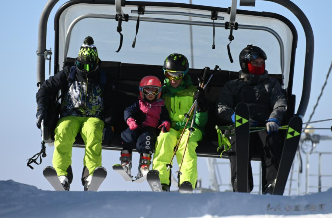俄罗斯开发亚太市场对了。从8月份开始启用电子签证，55个国家获得，发放12万份签