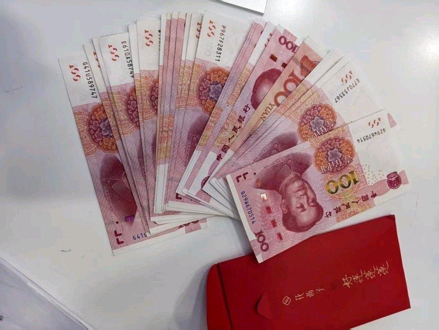 网恋男友奔现上门做客，顺手牵羊盗走3000元被刑拘本以为是浪漫的爱情奔赴，没想到