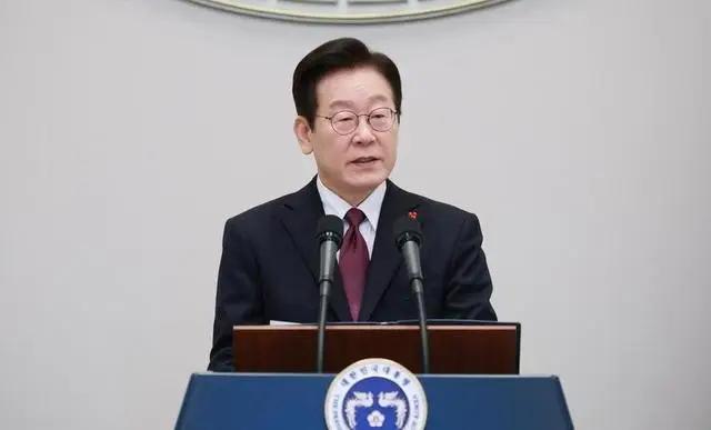 告别青瓦台！李在明官宣迁都世宗市，35万平新府邸藏着大野心。

最近，韩国那边传