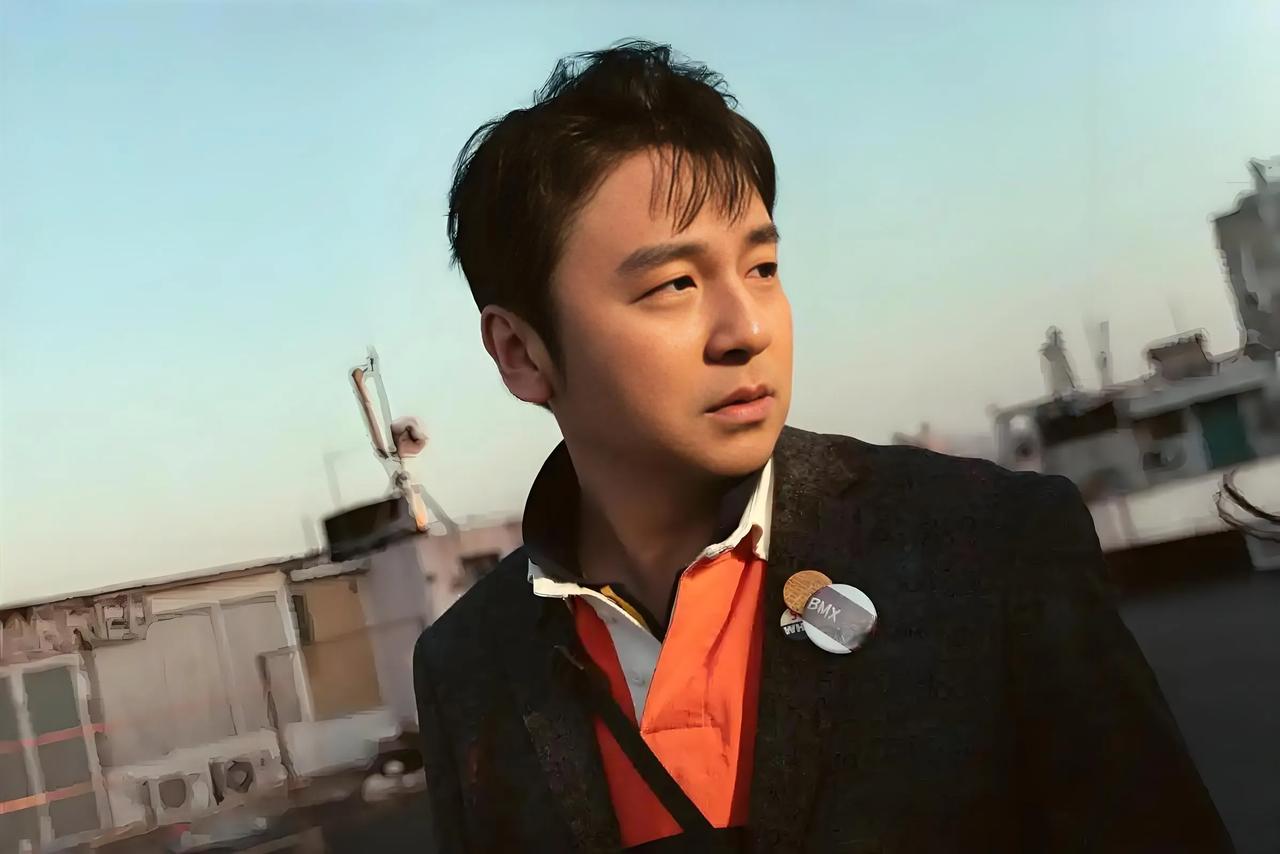 雷佳音近期强势“霸屏”源于作品密集爆发：主演《热辣滚烫》票房狂揽34亿，角色引发