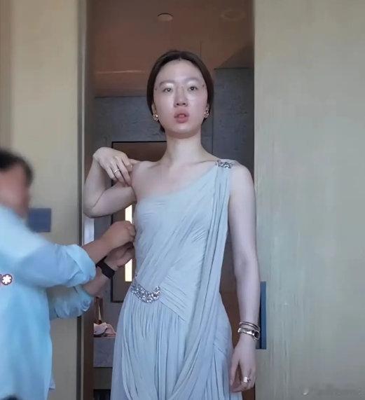 素颜的单依纯还多素净的，难不怪那么吸粉。 