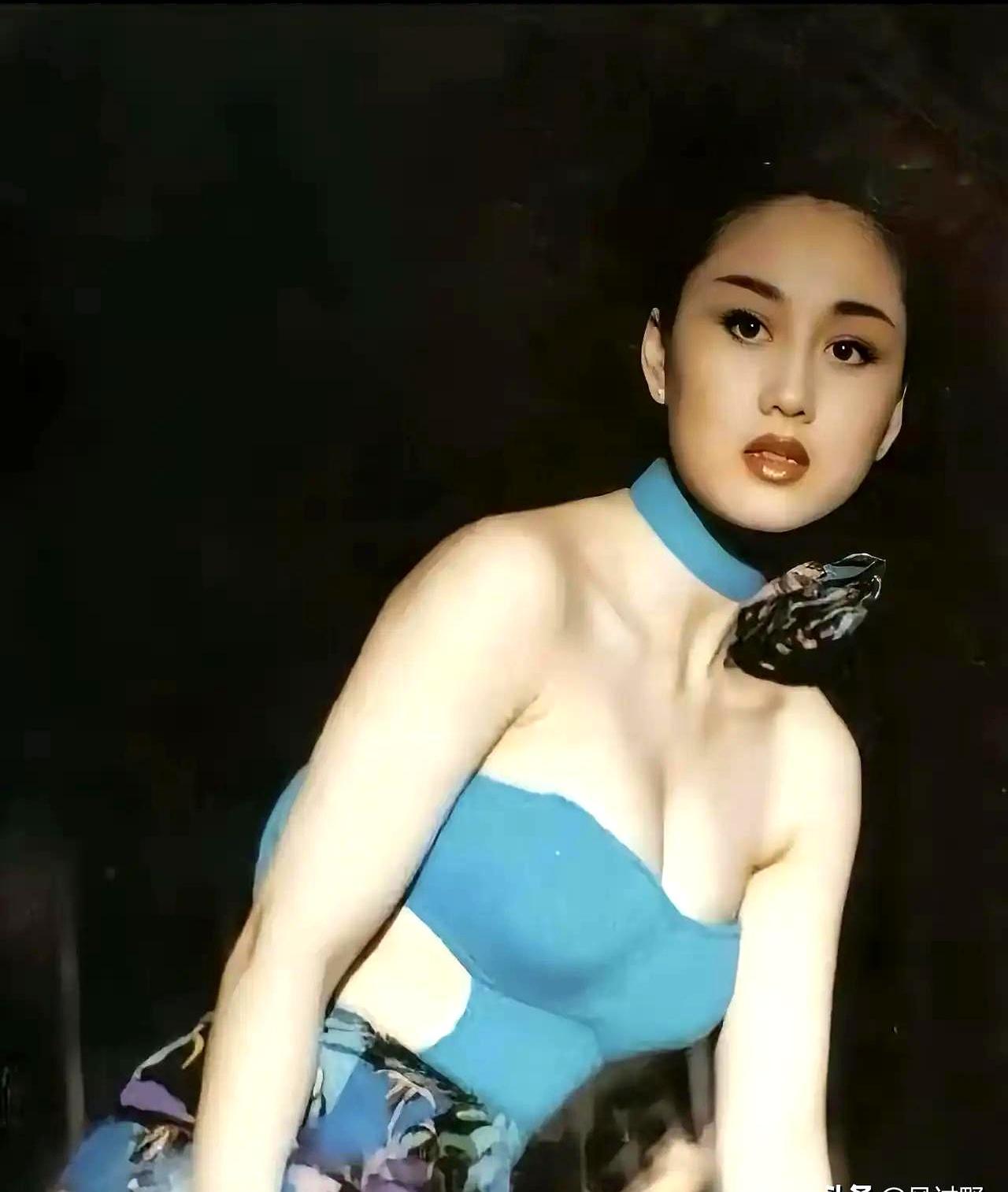 哈佛+哥大毕业，李连杰女儿不拍戏
 
25年婚姻，两个女儿一个哈佛、一个哥大，他