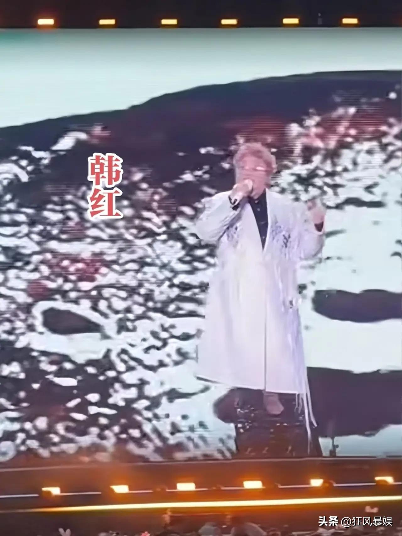 韩红演唱会请来197位老人：这才是明星该有的样子

韩红深圳演唱会，来了197位