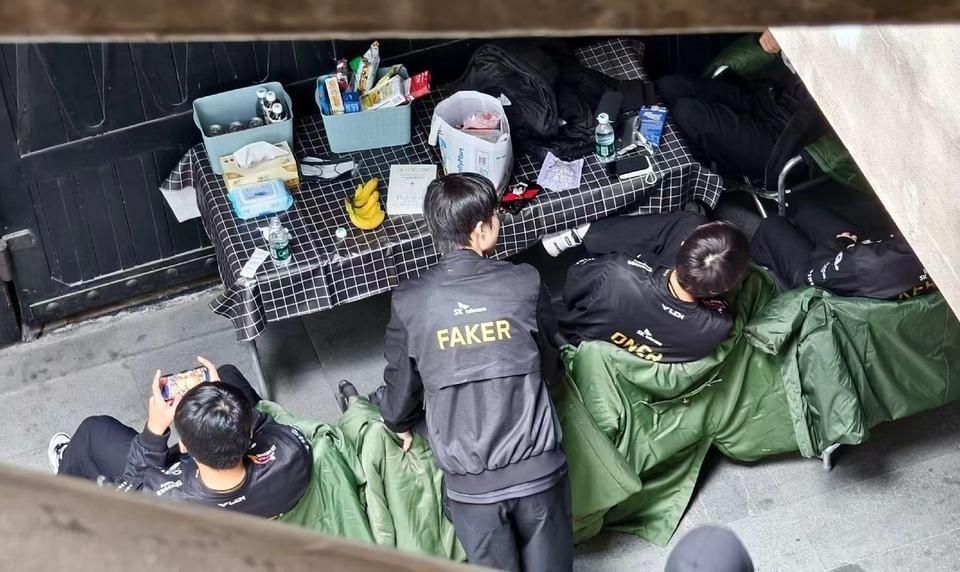 炉石传说 T1的多兰这是玩的什么卡组呢？ ​​​