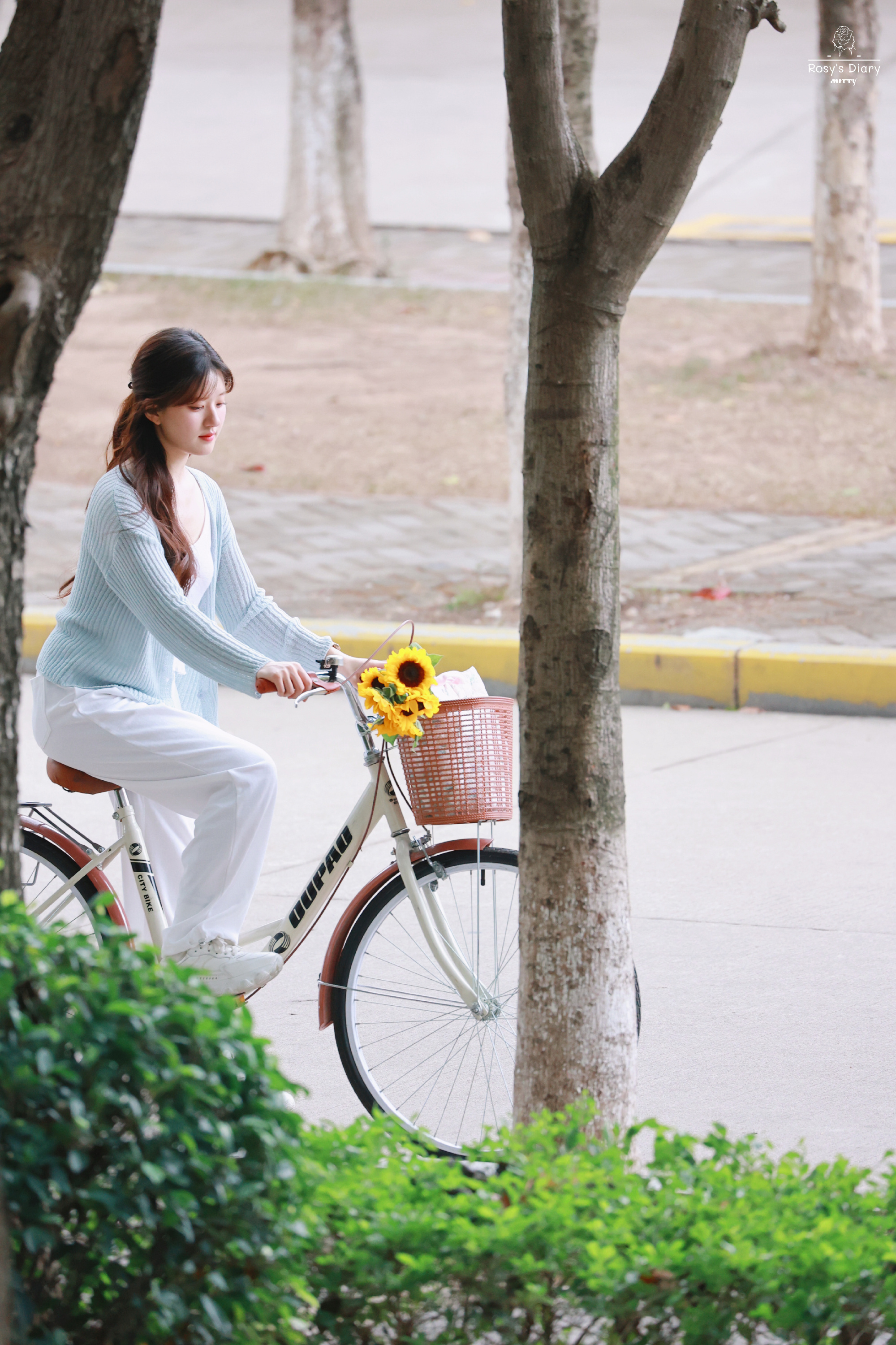 赵露思 青春女大👩🏻🎓 