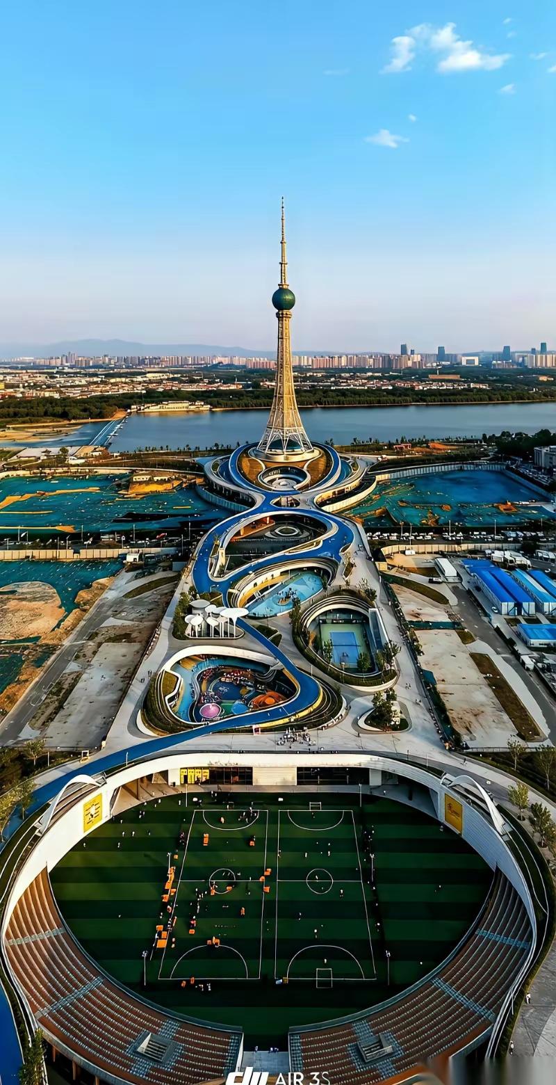 咱们洛阳人真的这么有钱了吗？
        刚看报道，说是城市阳台旁边新盖的住
