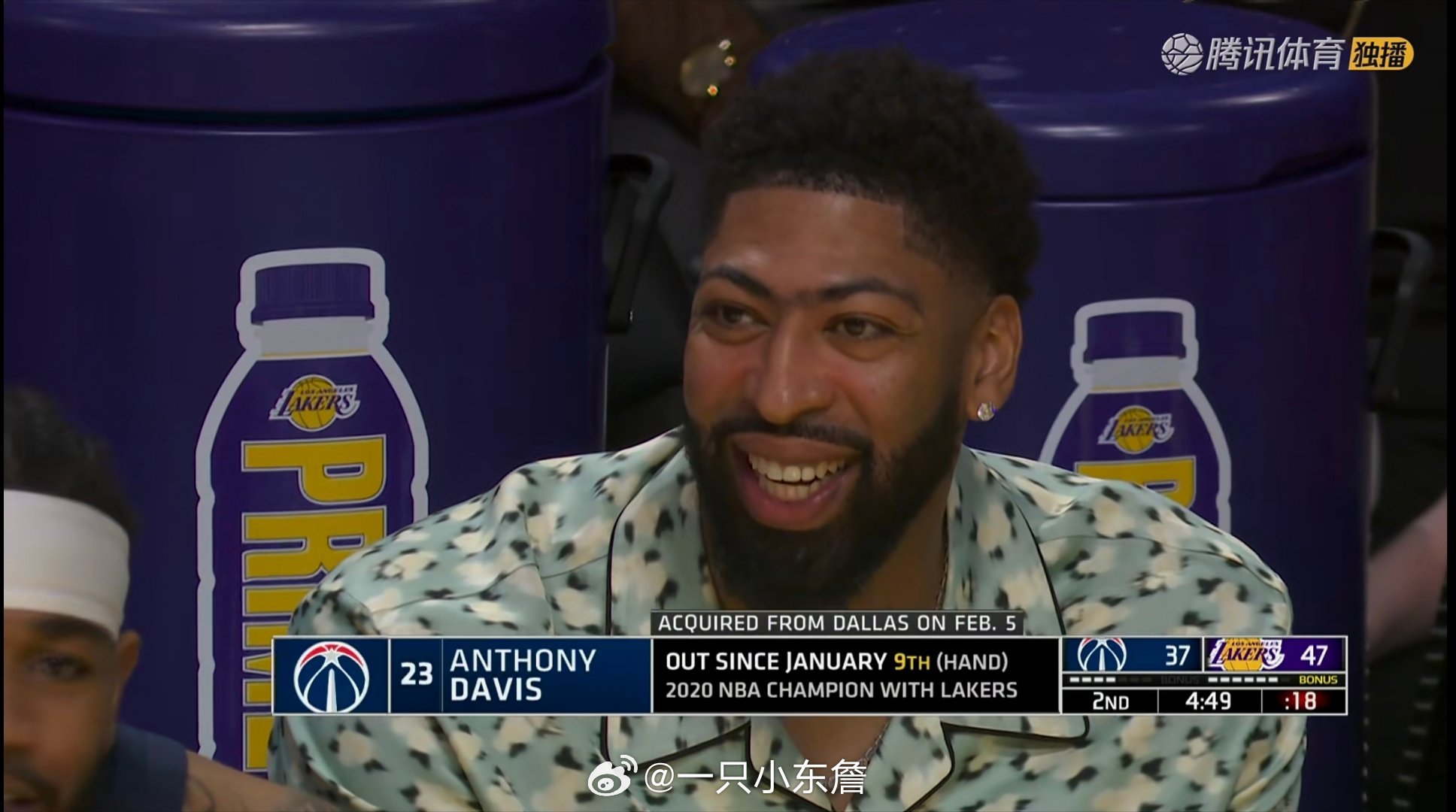 妮眉笑得好开心呀奇才vs湖人