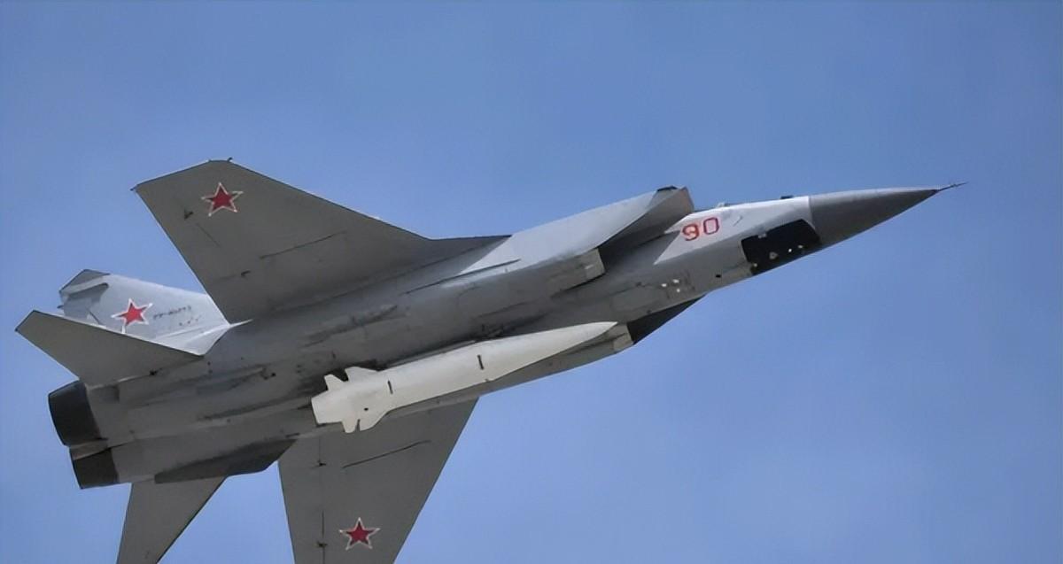 作为一名关注了十几年国际局势的老军迷，看到懂王这两天在社交媒体上那副气急败坏、连