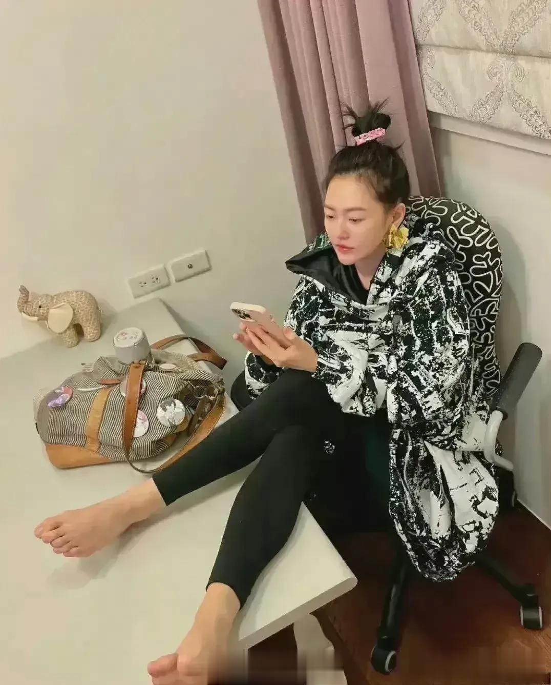 本来以为小Ｓ平日节目里作风比较大胆，是为了节目效果，但其私底下这些行为举止，真的